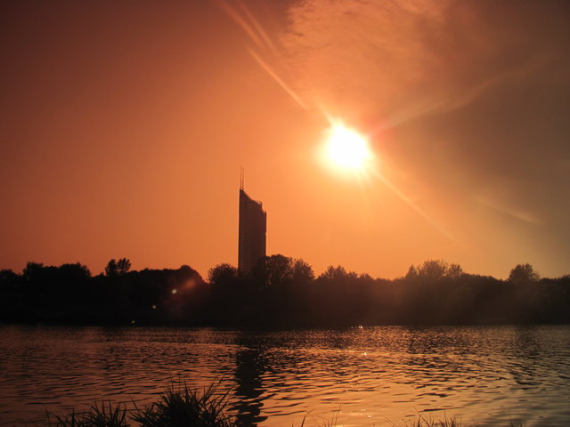 Milleniumtower im Sonnenschein