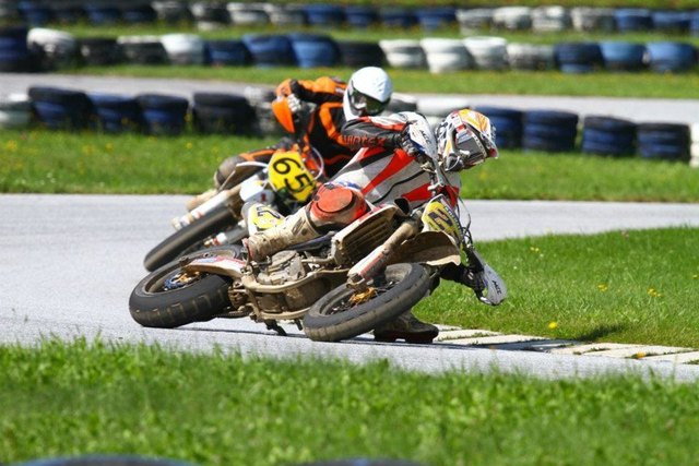 Dominic Kreuzeder feierte im Supermotto Masters Austria im vierten Rennen den zweiten Gesamtrang. | Foto: Karin Mandl