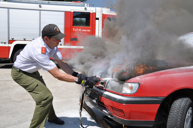 Nur jeder Achte hat einen Feuerlöscher mit. | Foto: ÖAMTC