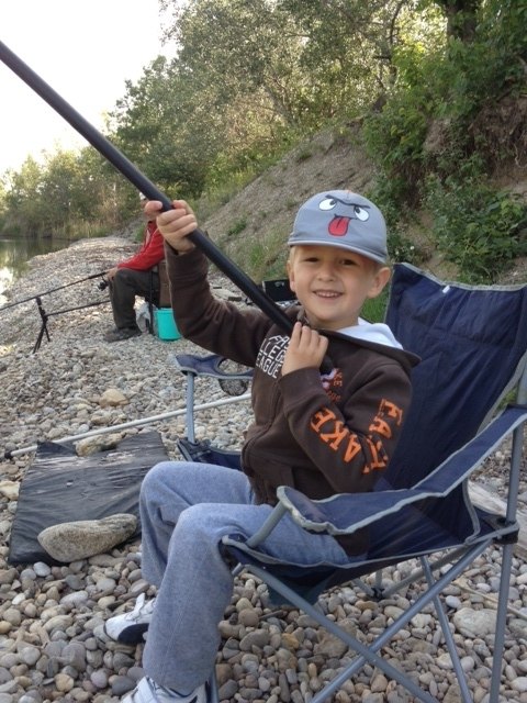 Santino Pistrol aus Ottakring beim Fischen