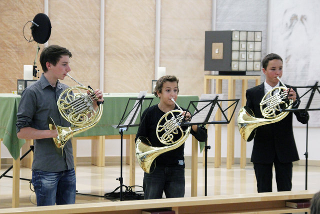 Paul Eibensteiner, Florian Kapeller und Simon Nagl intonierten das "Fredmanslied".