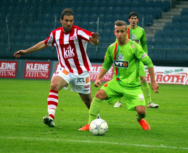 Kai Fazeny (r.) möchte in der kommenden Saison mit dem FC Wels an der Spitze der OÖ Liga mitspielen.