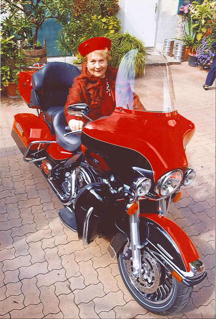 Mimis 80er Geburtstag auf dem Motorrad
