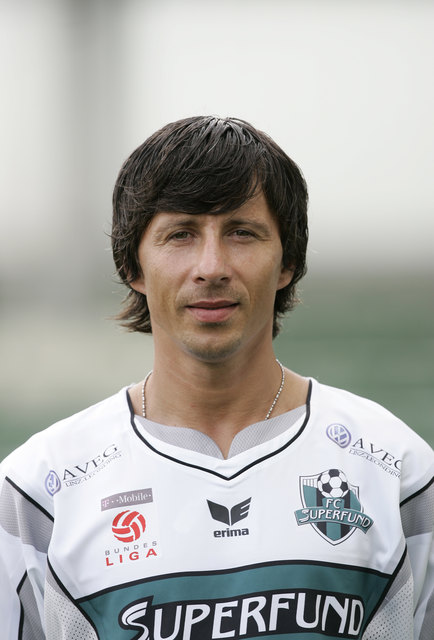 Der ehemalige Bundesliga-Torjäger Radoslaw Gilewicz sieht Legia Warschau in der leichten Favoritenrolle.