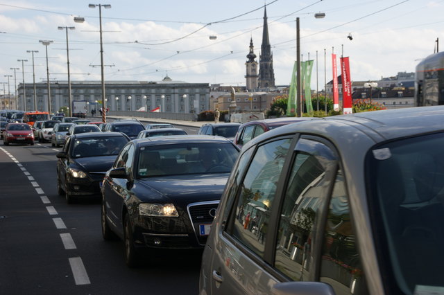 Derzeit ist auf der Nibelungenbrücke Tempo 50 erlaubt.