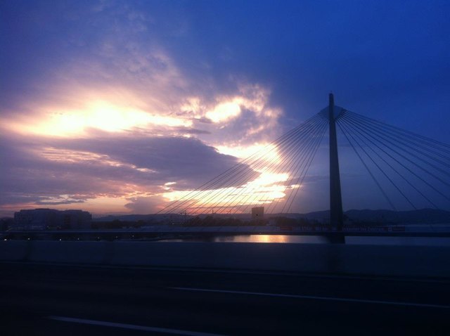 Auch von der Tangente aus kann man den Sonnenuntergang genießen :)