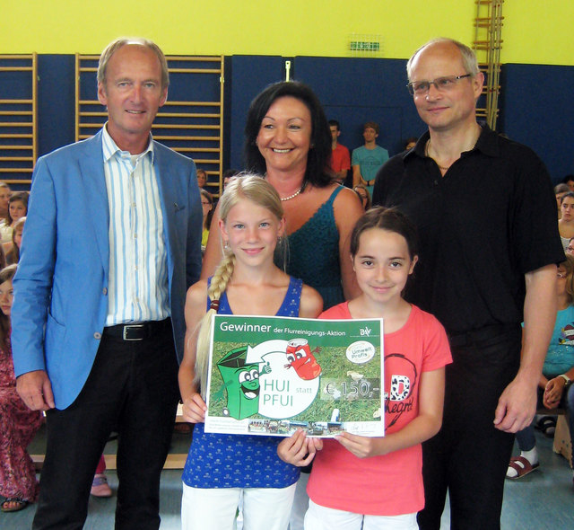 BAV-Vorsitzender Bgm. Herbert Brunsteiner mit Direktorin Martina Decker und dem Schwanenstädter Amtsleiter Albert Berger.
