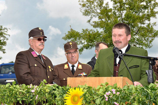 Links: Diakon Heinz Rieder, Mitte: Abschnittsfeuerwehrkommandant Josef Dick, rechts: Bürgermeister Franz Mittendorfer | Foto: privat