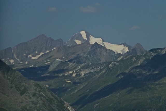 Venedigergruppe, Dreiherrenspitz, Hoher Geiger (Reihenfolge nicht korrekt!); die Gletscherwasser speichern u.A. die Umbalfälle