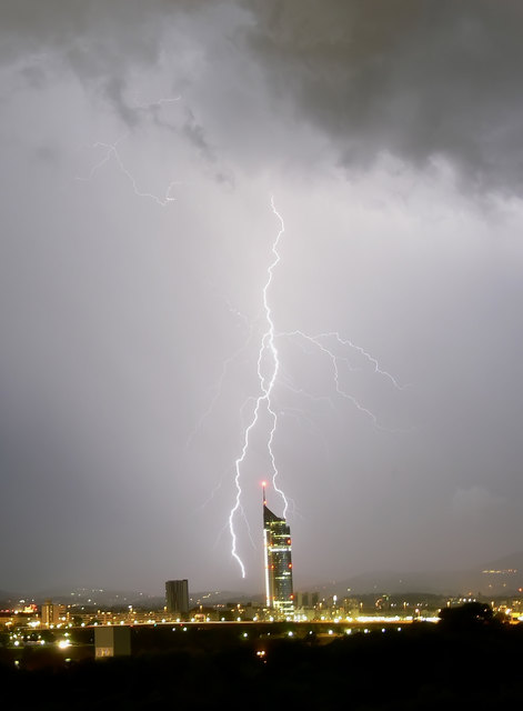 Sommergewitter über der Stadt