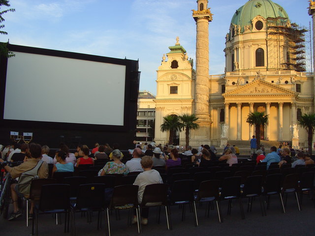 ein lauer sommerabend - kino am karlsplatz - was will man mehr