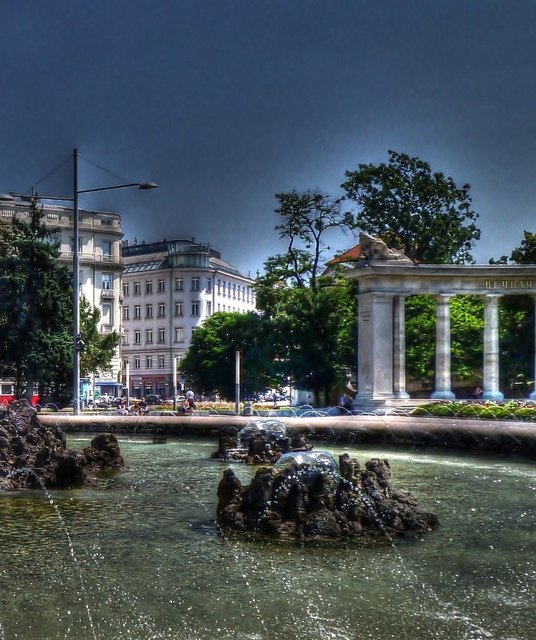 Sommer am Schwarzenbergplatz