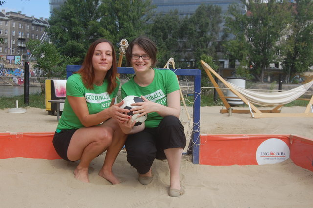 Mary Lamaro und Stefanie Huber organisieren den "Goodball". | Foto: siv