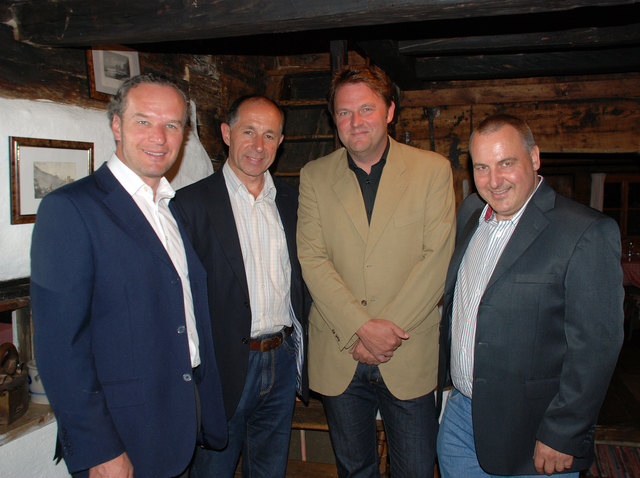 Bild:
Von links: EU-Konsulent Dr. Johannes Außerladscheiter, Bundesratspräsident Georg Keuschnigg, Raumplaner DI Robert Ortner (Landesregierung) und Martin Reiter.