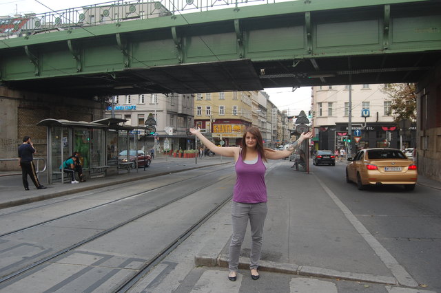 Hier könnte bald der Schriftzug "Willkommen auf der Lerchenfelder Straße" prangen, und es könnte fußgängerfreundlicher werden.