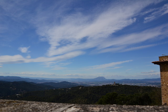 Wolkenspiele mit Landschaft