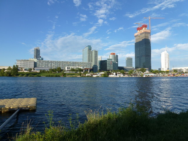 Radtour mit Blick auf die Donau