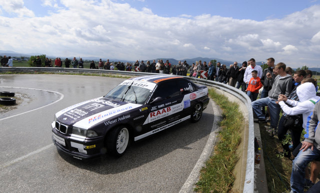 Thomas Graf driftete zum Sieg bei der Dunlop-Challenge in Teesdorf. | Foto: Autosport.at