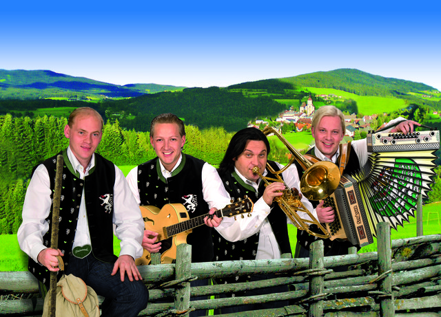 Volksmusik vom Feinsten bieten "Die Edlseer" am Sonntag, dem 2. September, ab 14 Uhr. | Foto: Edlseer