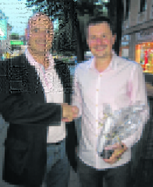 Abschied nach zwölf Jahren: Robert Mack bedankt sich bei Prokurist Uwe Sommersguter