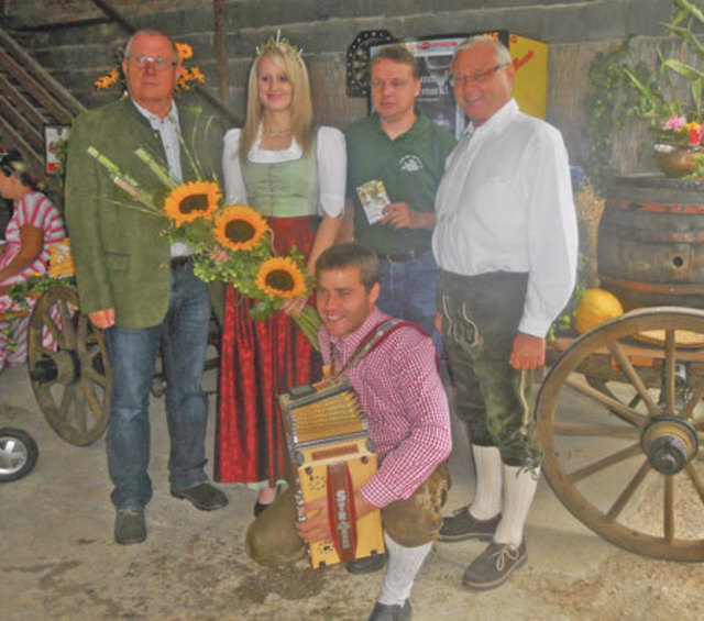 Die Steirische Hopfenkönigin Andrea I. war ebenfalls zu Gast beim urigen Hopfenfest auf „Hermann’s Farm“ in Neudorf bei Ilz