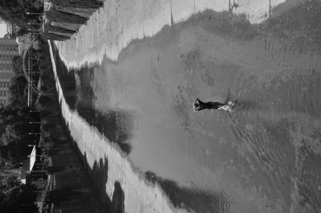 Auch der Wienfluss eignet sich für eine (kurze) Erfrischung im Hochsommer