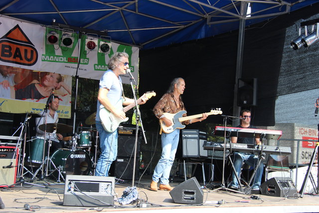 "Sir" Oliver Mally &amp; Band