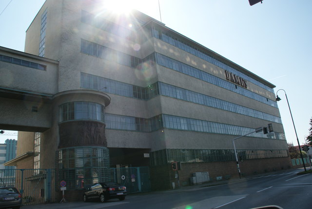 Die Tabakfabrik wird zum Kapu-Staat. Ein abwechslungsreiches Programm erwartet die "Staatsbürger". | Foto: Koch