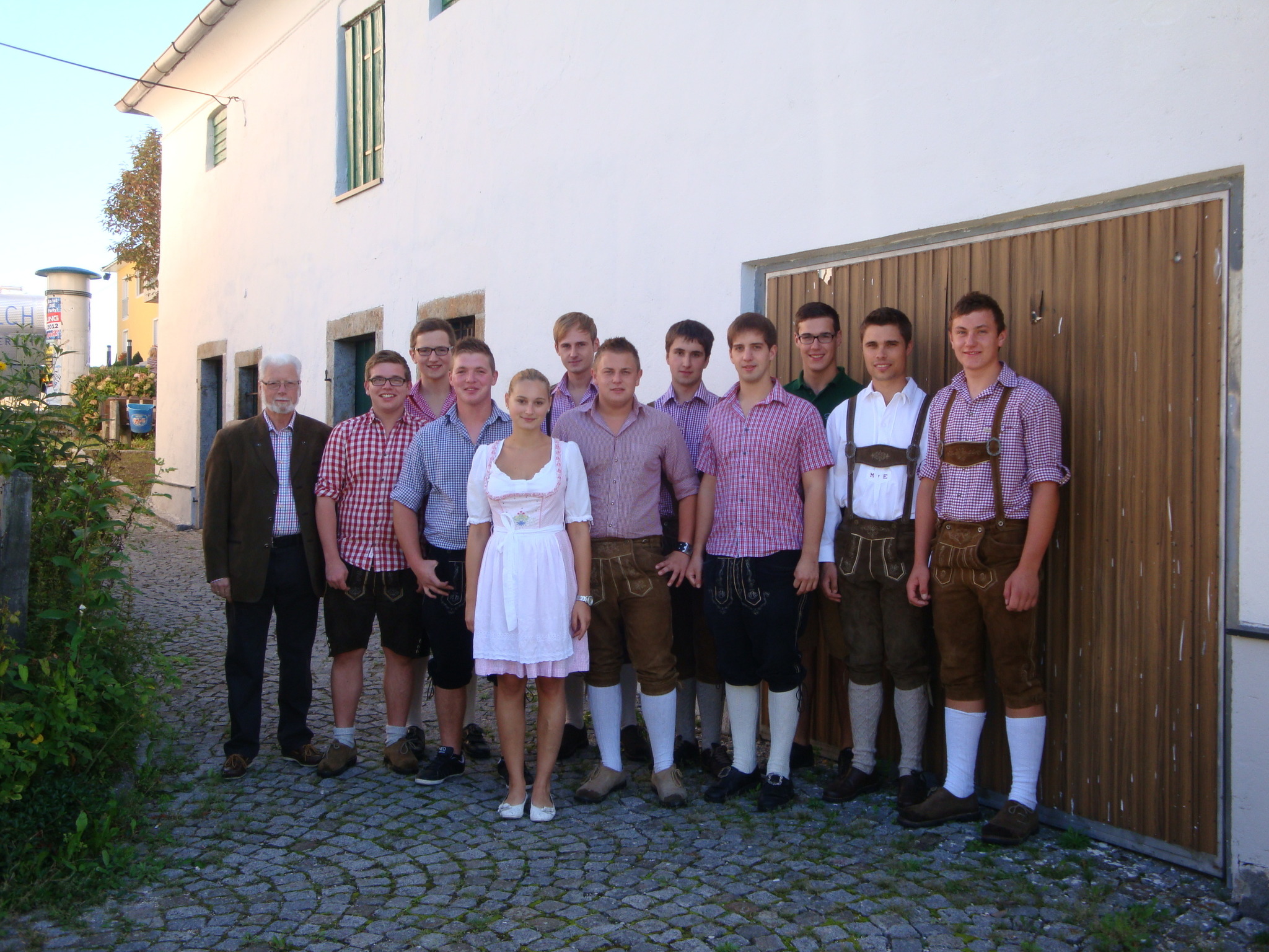 Hilfsbereite Landjugend in Dorf an der Pram Schärding