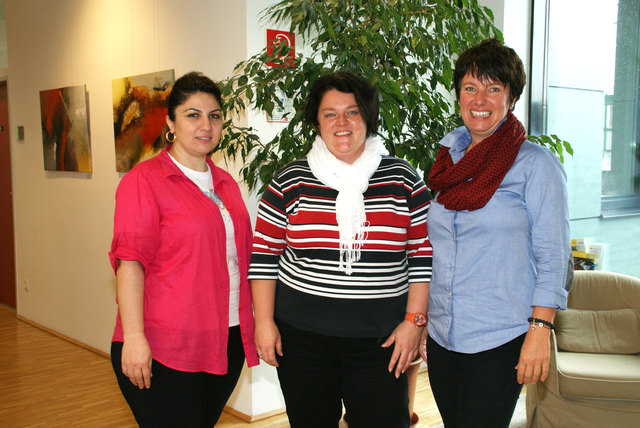 FRIEDA-Team: Keziban Mizrak (Berufs- und Sozialpädagogin), Ursula Hofinger (Information und Anmeldung) und Leiterin Karin Kreil.
