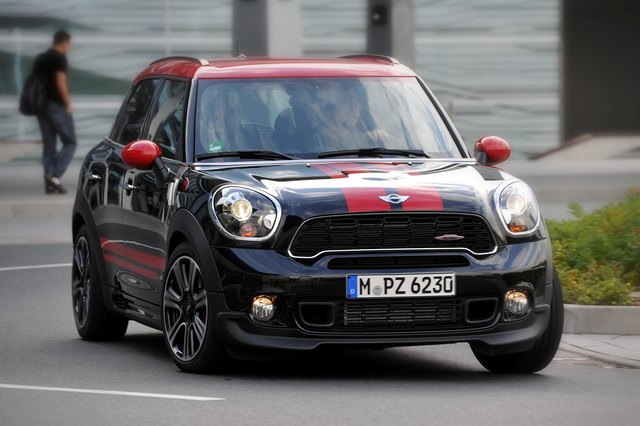 Der getunte Allrad-Mini sprintet in sieben Sekunden von Null auf 100 km/h.