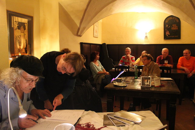 Posie in Caruso´s Theater-Café