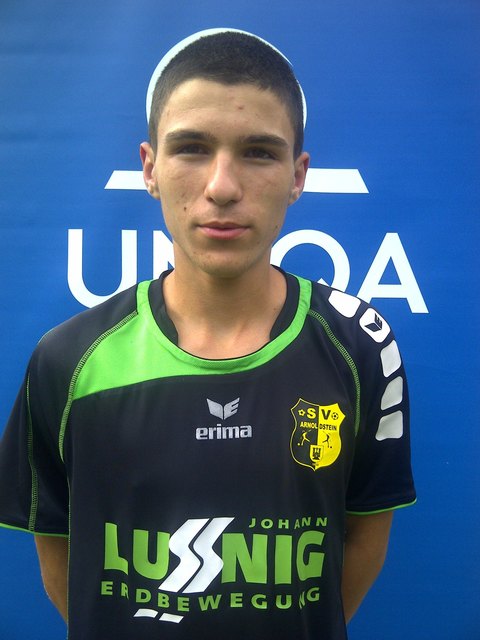 Der 17-jährige Dardan Kameray zieht beim SV Arnoldstein im zentralen Mittelfeld die Fäden