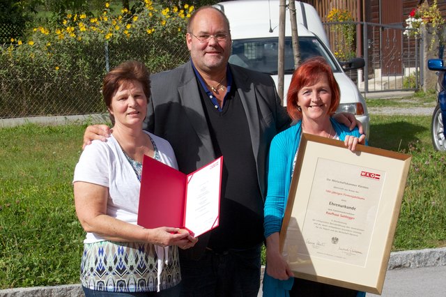 Ehrung: Heidi Gartner, Siegfried Arztmann und Anni Benedikter (von links)