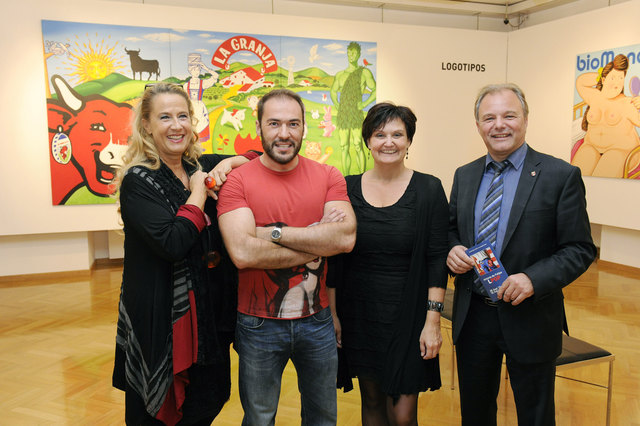Eröffnung: Albert Gunzer mit Künstler Antonio de Felipe, Manuela Tertschnig, Beatrix Obernosterer