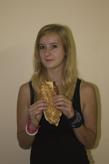 Meistens kauft sich Christine Kummer aus Völkermarkt einen Salami-Kornspitz am Buffet