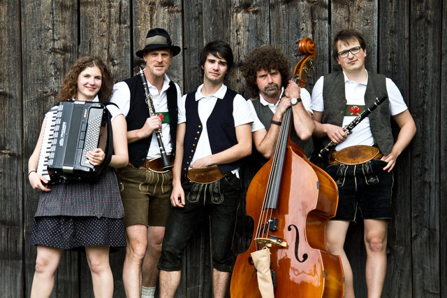 Clari Musi werden am 6.10. im Gasthof Köll für Volks-Jazz-Musig am Hof sorgen.