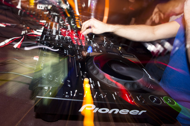 Angesagte DJ`s geben am 5. und 6. Oktober im River Haus in der AREA 47 den Beat an.
