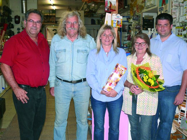 WB-Obmann Hans-Michael Putz, Peter Mayrhofer, Sabine Schmerlaib, Helga Mayrhofer und VP Gemeinderat Gerald Spiess - Gratulation zu 40 Jahren Bauzentrum !