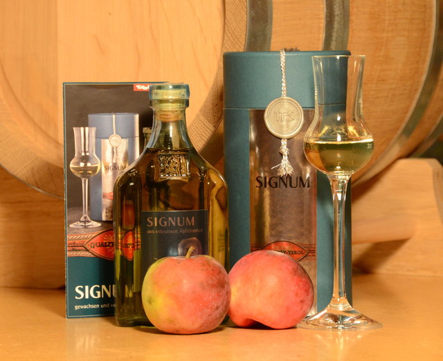 Bei den „Brenn.Punkten 2012“ wird der neue „Tiroler Signum“ kredenzt, eine außergewöhnliche Spezialität, auf die unsere Edelbrand-Sommeliers besonders stolz sind.