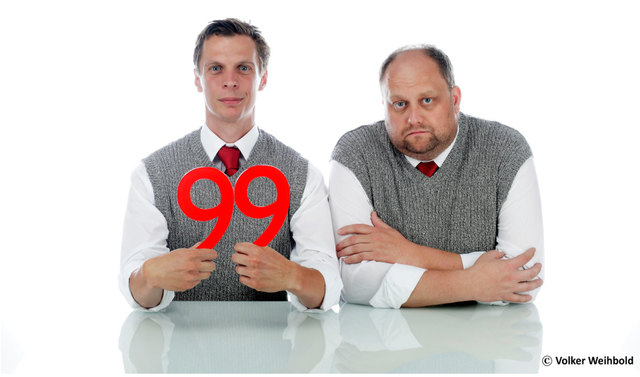 Klaus Eckel und Günther Lainer mit ihrem Programm "99" im Pfarrzentrum Pinsdorf.