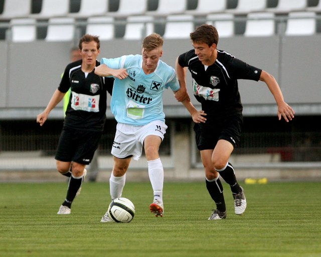 Andreas Fischer (Mitte) erzielte für den FC St. Veit in elf Runden fünf Treffer