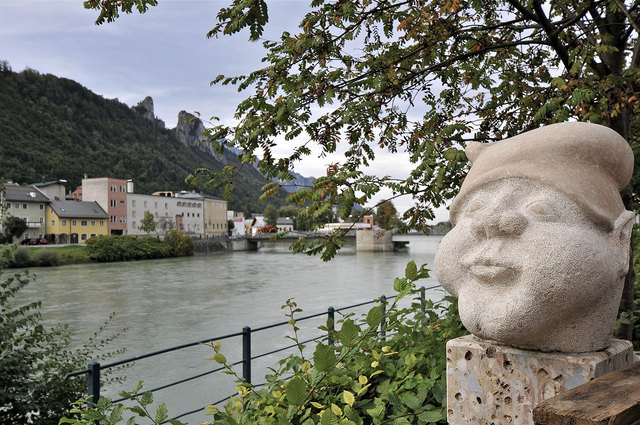Eine schöne Skulptur der Steinmetzschule in Hallein