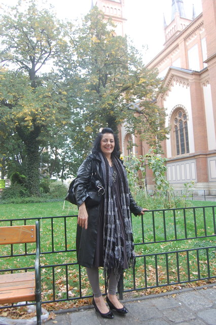 Den Platz vor der Altlerchenfelder Kirche mag Mandana Alavi Kia besonders gern.