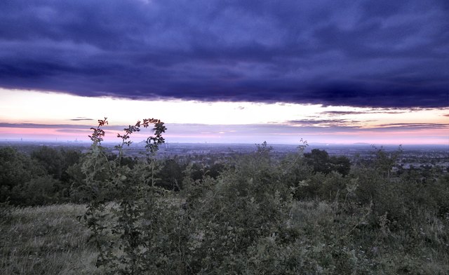 Wenig Licht zwischen Himmel und Erde