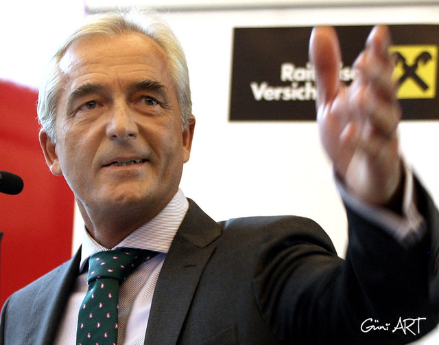 Klaus Pekarek (Vortandsvorsitzender Raiffeisen Versicherung) Foto: Güni ART