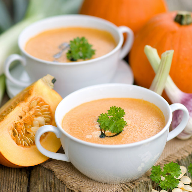 Sehr nährreich und lecker: die Kürbiscremesuppe.