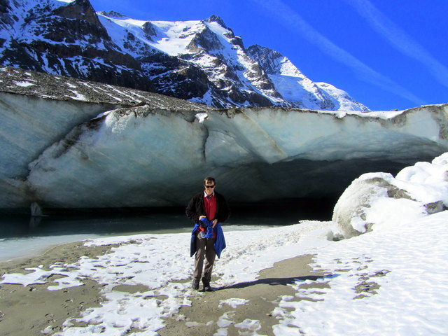 hier ist der Eingang zum Gletscher 2011