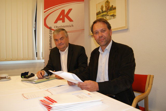 Johann Kalliauer (li.), Präsident der Arbeiterkammer OÖ, mit dem Steyrer AK-Chef Klinger.