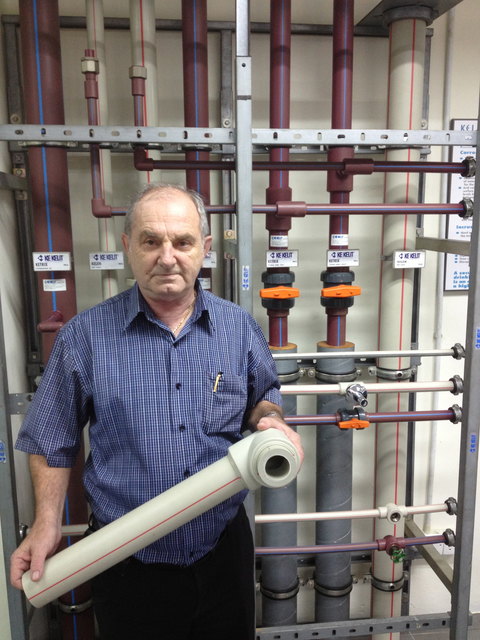 Peter Klement arbeitet seit 20 Jahren für den Linzer Rohrproduzenten KE KELIT in Malaysia.